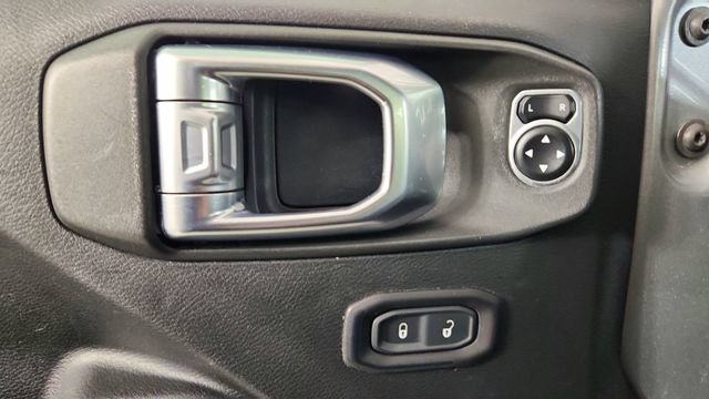 Used 2018 Jeep Wrangler Unlimited Sport S AWD/4WD image 10