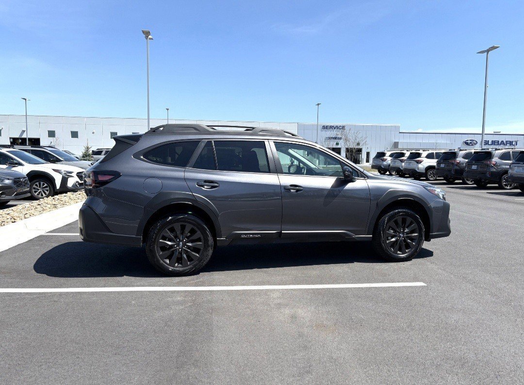 Certified 2025 Subaru Outback Onyx Edition AWD/4WD image 8