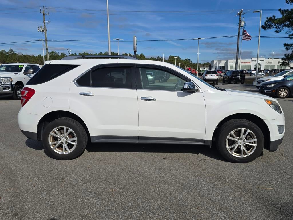 Used 2017 Chevrolet Equinox LT w/ Convenience Package image 3