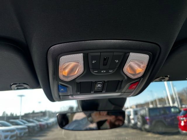 New 2026 RAM 1500 4x4 Crew Cab image 27