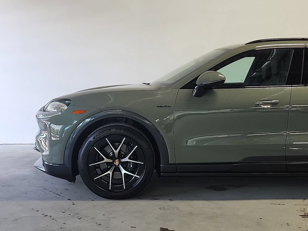 New 2026 Porsche Cayenne Electric AWD/4WD image 6