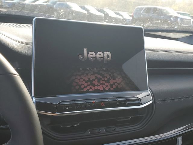 New 2026 Jeep Compass Latitude image 9