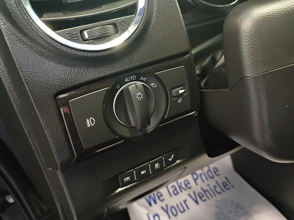 Used 2014 Chevrolet Captiva Sport LT w/ Convenience Package FWD image 16