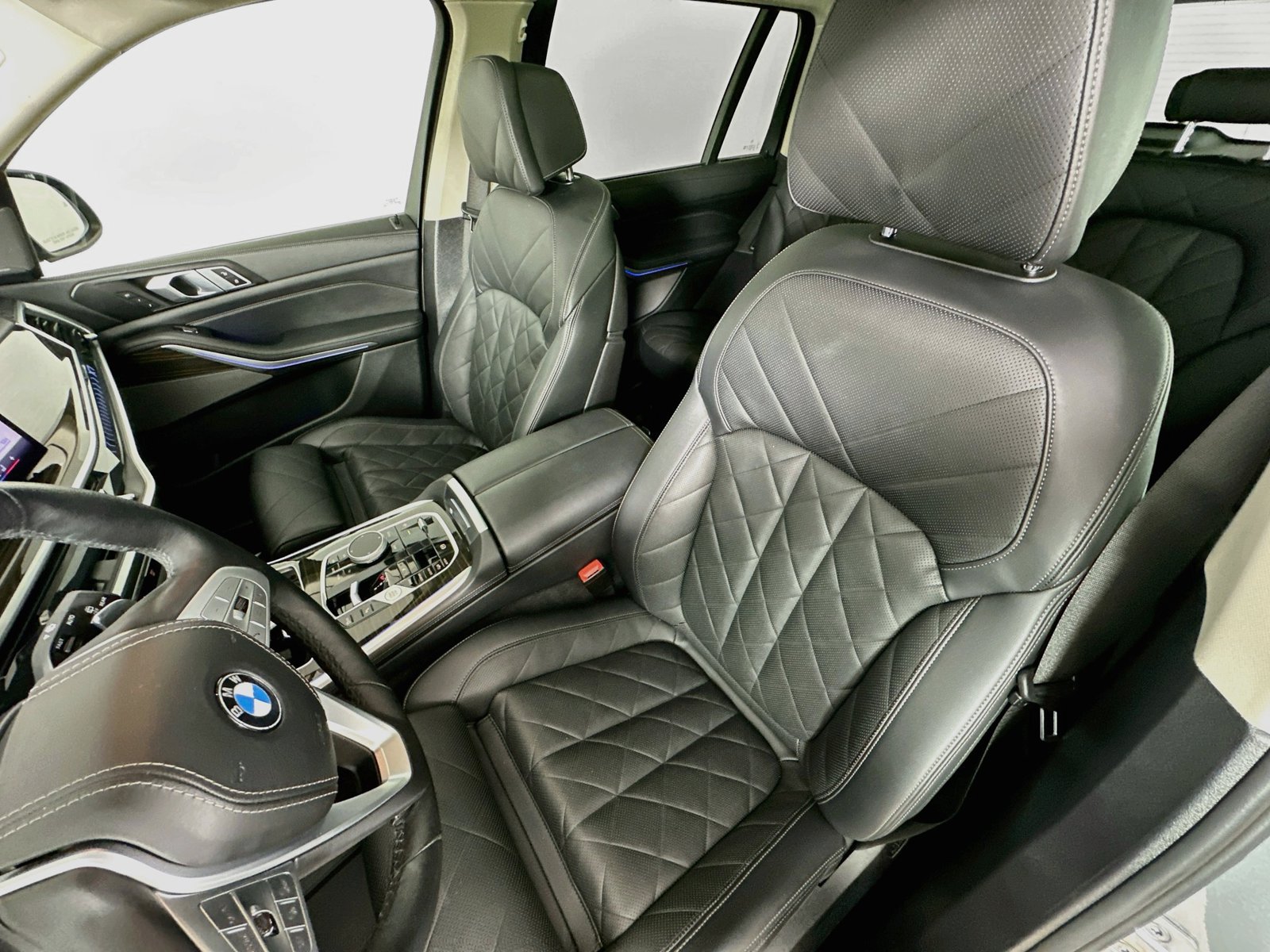 Used 2024 BMW X7 xDrive40i w/ Premium Package AWD/4WD image 33
