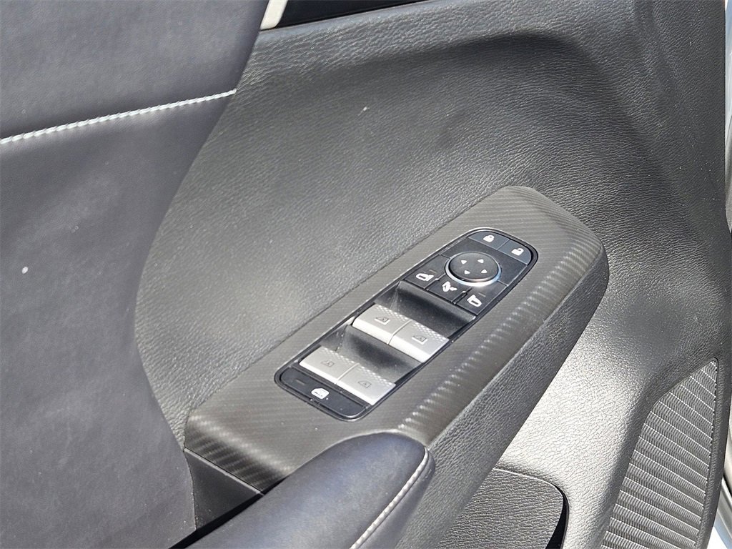 Used 2024 Mitsubishi Outlander SE Black Edition image 13