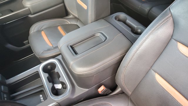 Used 2022 GMC Sierra 1500 AT4 w/ AT4 Premium Package AWD/4WD image 17
