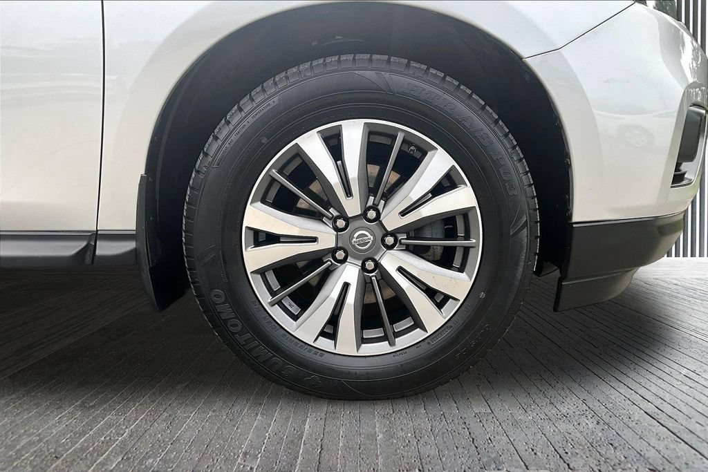 Used 2017 Nissan Pathfinder SL w/ SL Premium Package AWD/4WD image 10