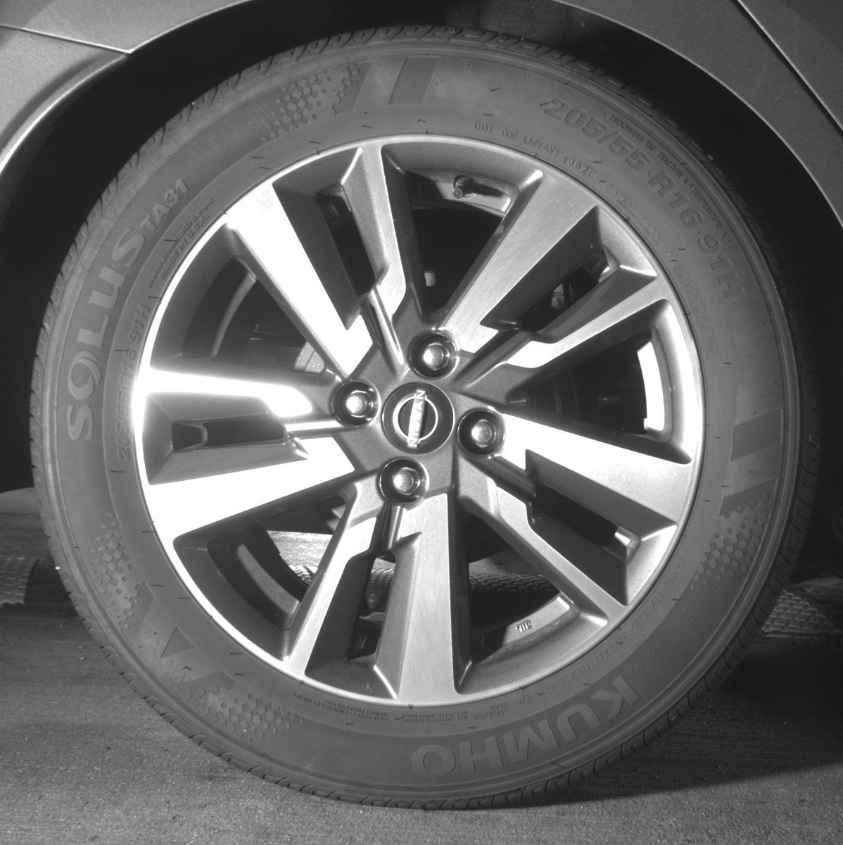 Used 2025 Nissan Versa SV FWD image 15