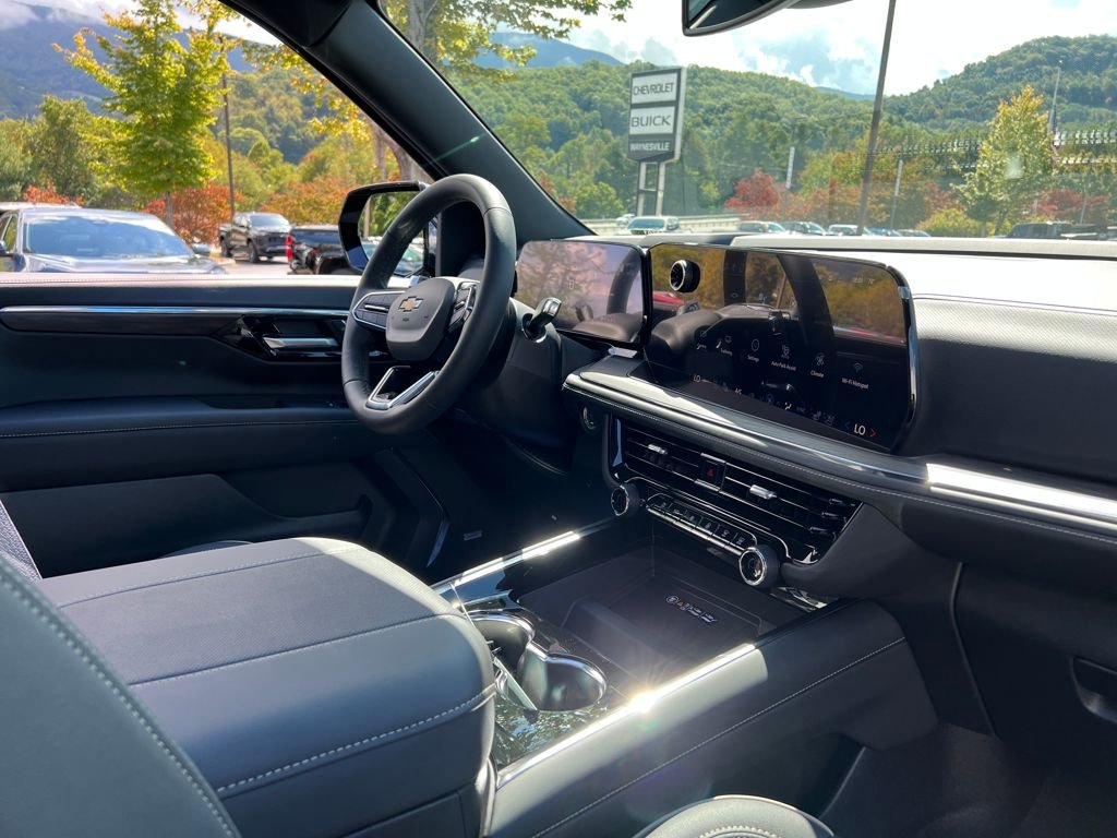 New 2026 Chevrolet Suburban Premier w/ Sun And Tow Package image 17