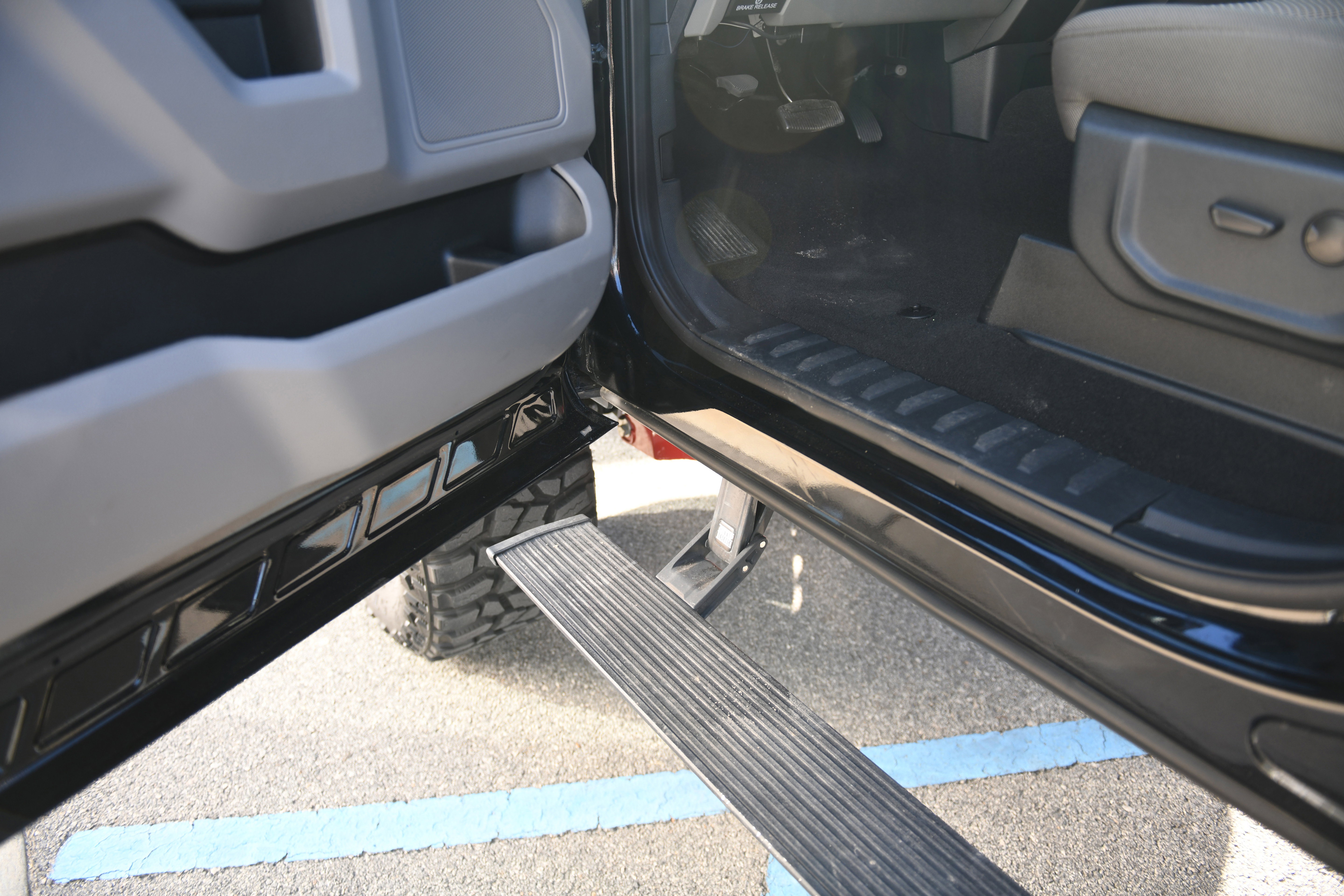 Used 2022 Ford F350 XLT w/ XLT Value Package image 23