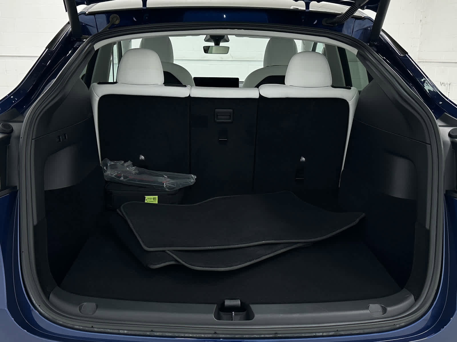 Used 2022 Tesla Model Y Long Range image 40