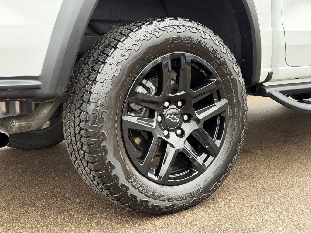 Used 2024 Chevrolet Colorado Trail Boss w/ Technology Package image 25