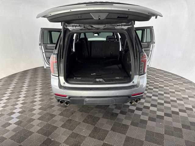 Used 2025 Chevrolet Suburban Z71 AWD/4WD image 18