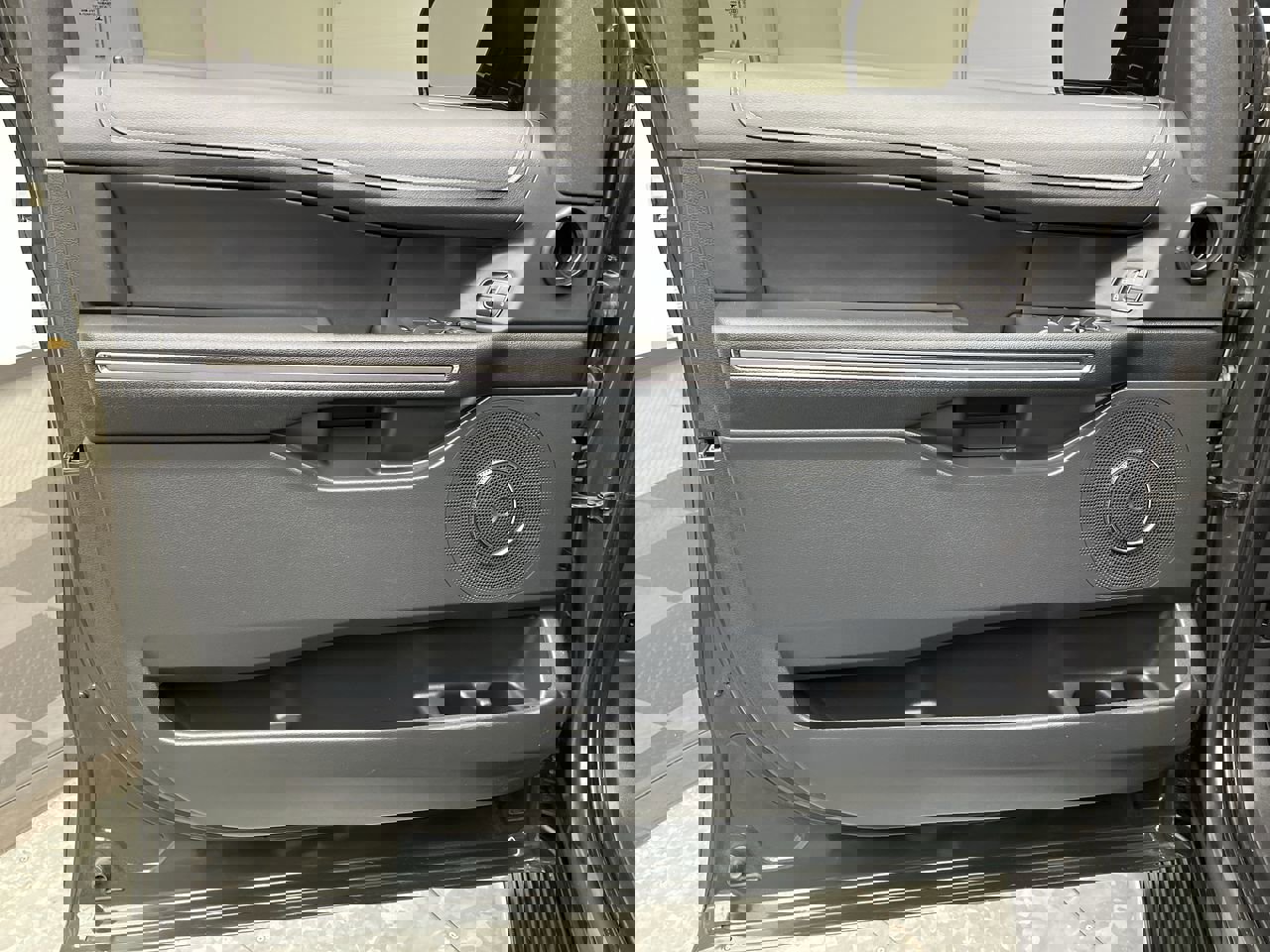 Certified 2023 Ford Expedition XLT image 10