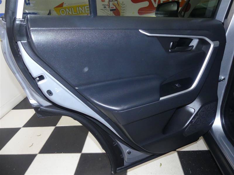 Used 2022 Toyota RAV4 LE AWD/4WD image 24