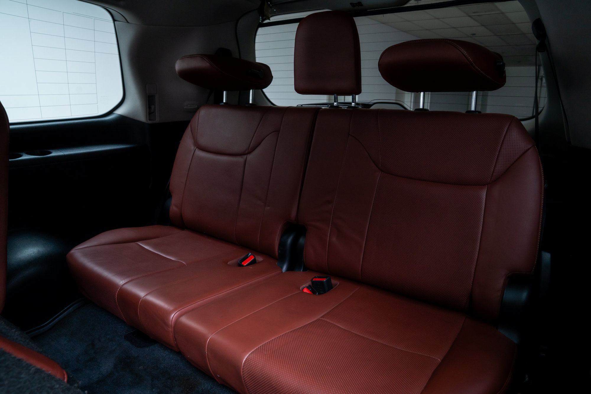 Used 2016 Lexus LX 570 4WD w/ Luxury Package image 25