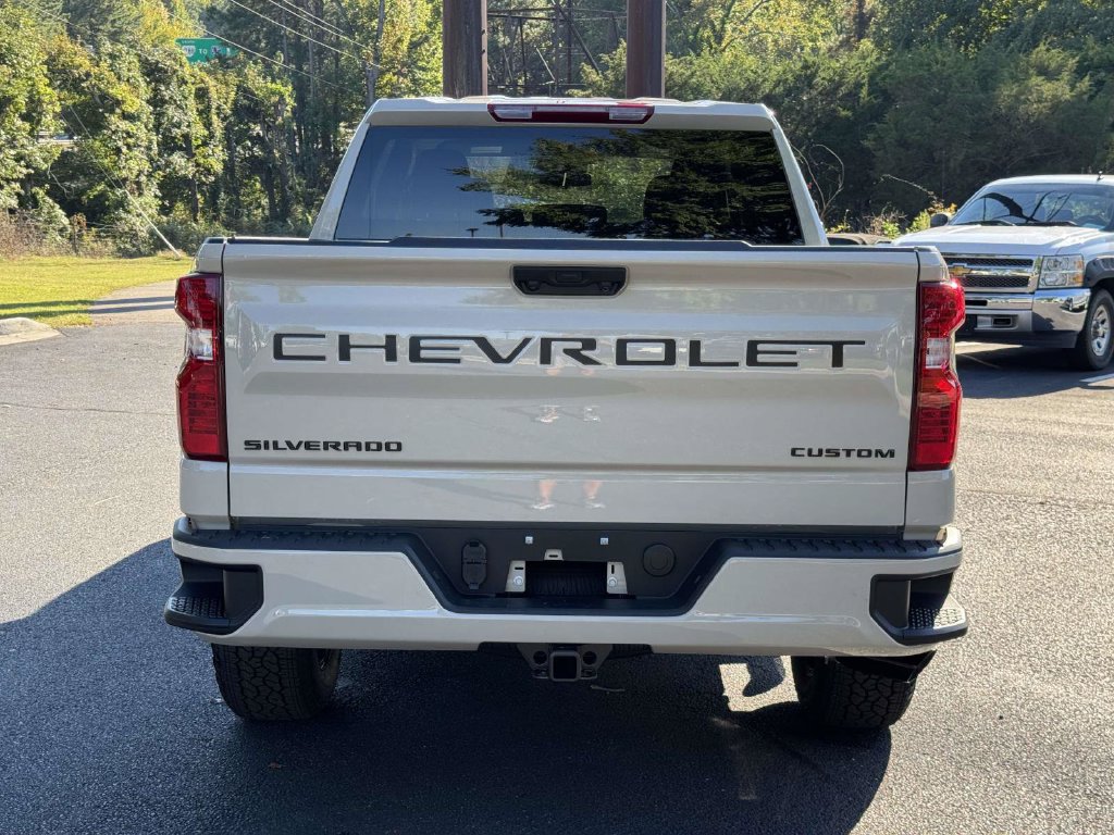 New 2026 Chevrolet Silverado 1500 Custom w/ Turbomax Blackout Package AWD/4WD image 22