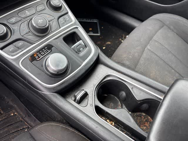 Used 2015 Chrysler 200 Limited w/ Convenience Group FWD image 17
