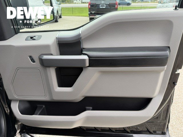 Used 2016 Ford F150 XLT w/ Equipment Group 302A Luxury AWD/4WD image 38