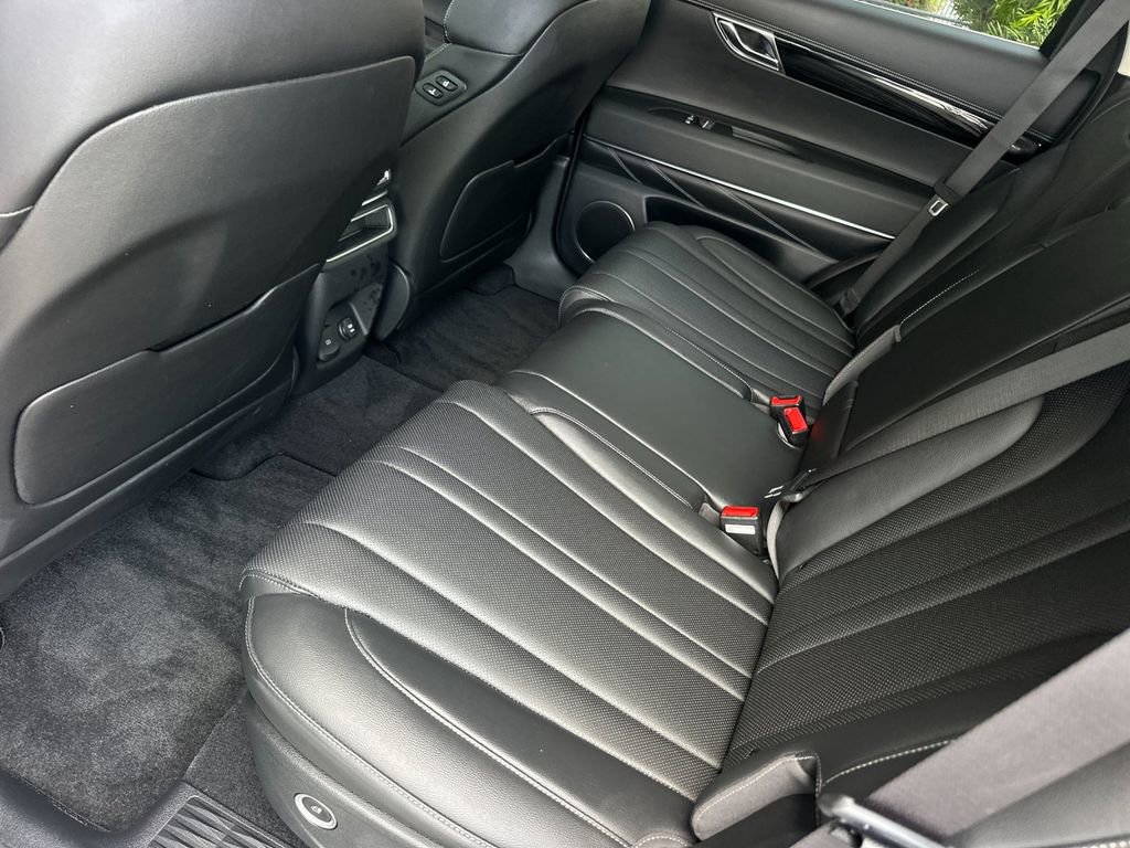 Used 2025 Genesis GV80 2.5T Standard image 13
