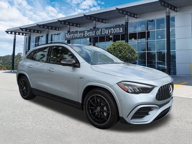 New 2026 Mercedes-Benz GLA 35 AMG 4MATIC image 2