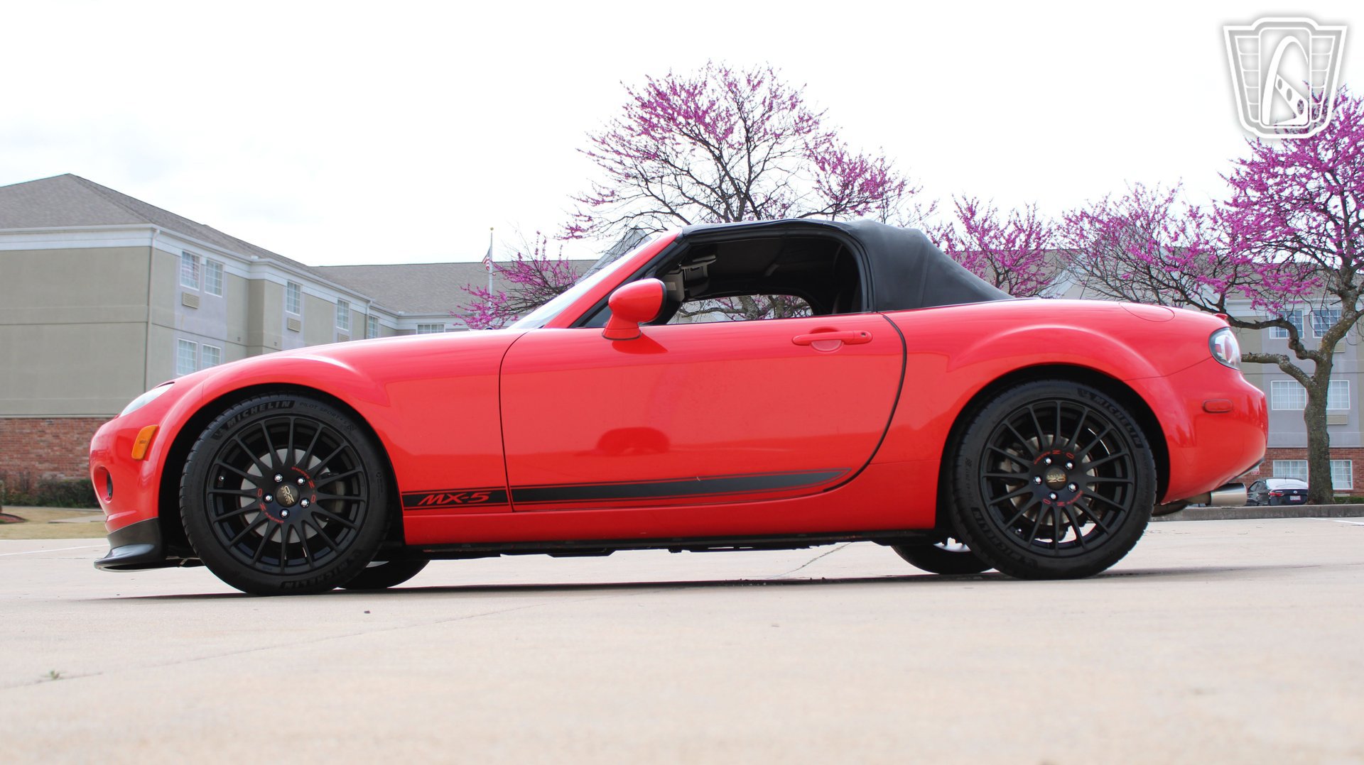 Used 2006 MAZDA MX-5 Miata Sport RWD image 25