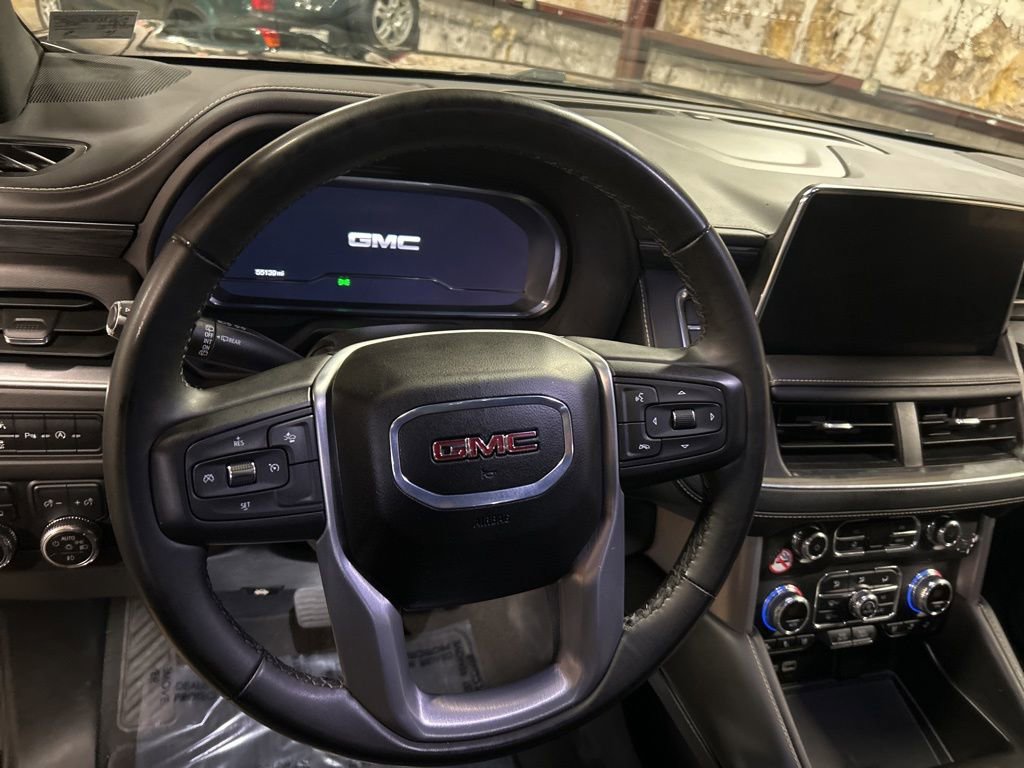 Used 2024 GMC Yukon SLT image 12