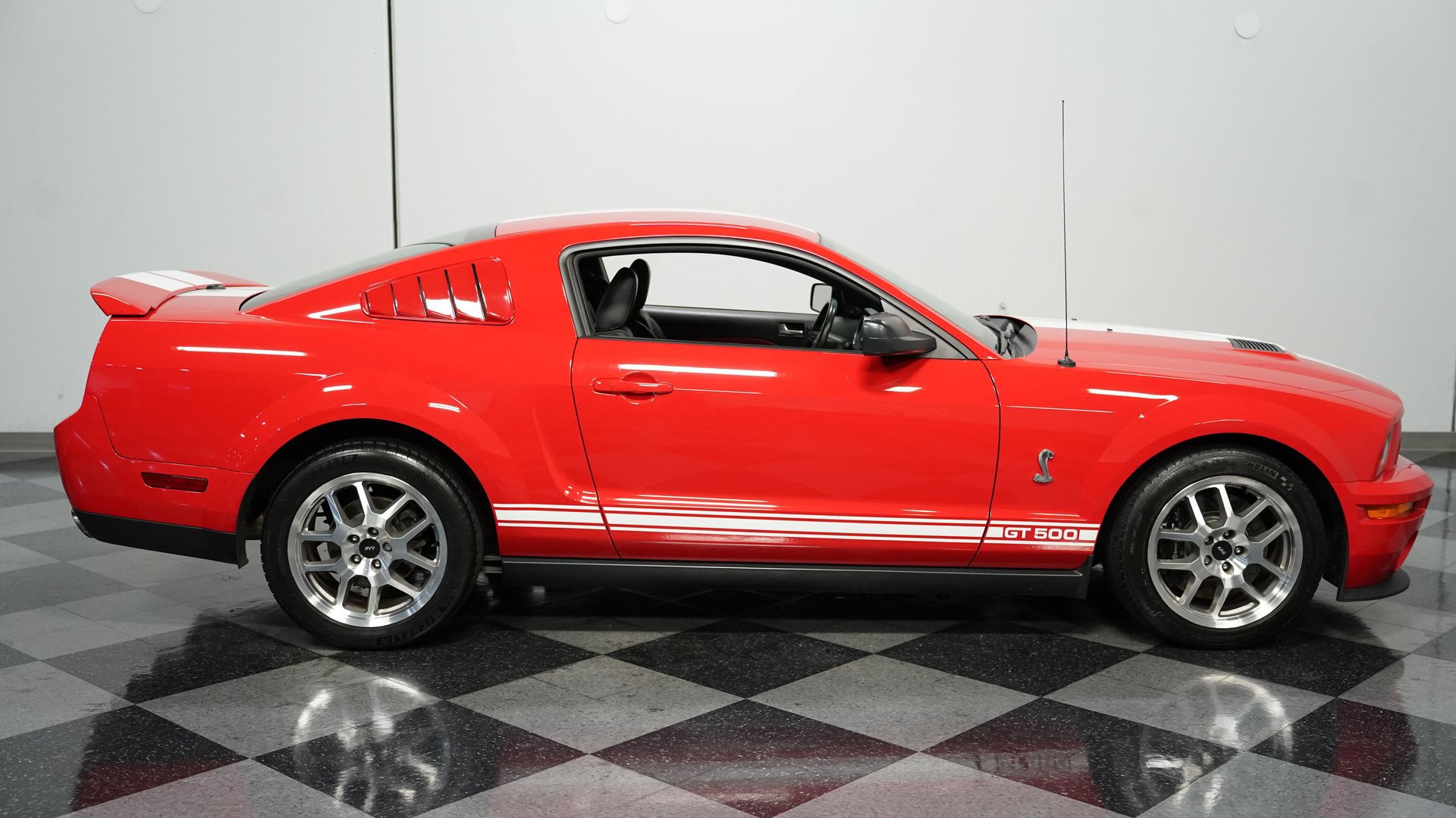 Used 2009 Ford Mustang Shelby GT500 RWD image 12