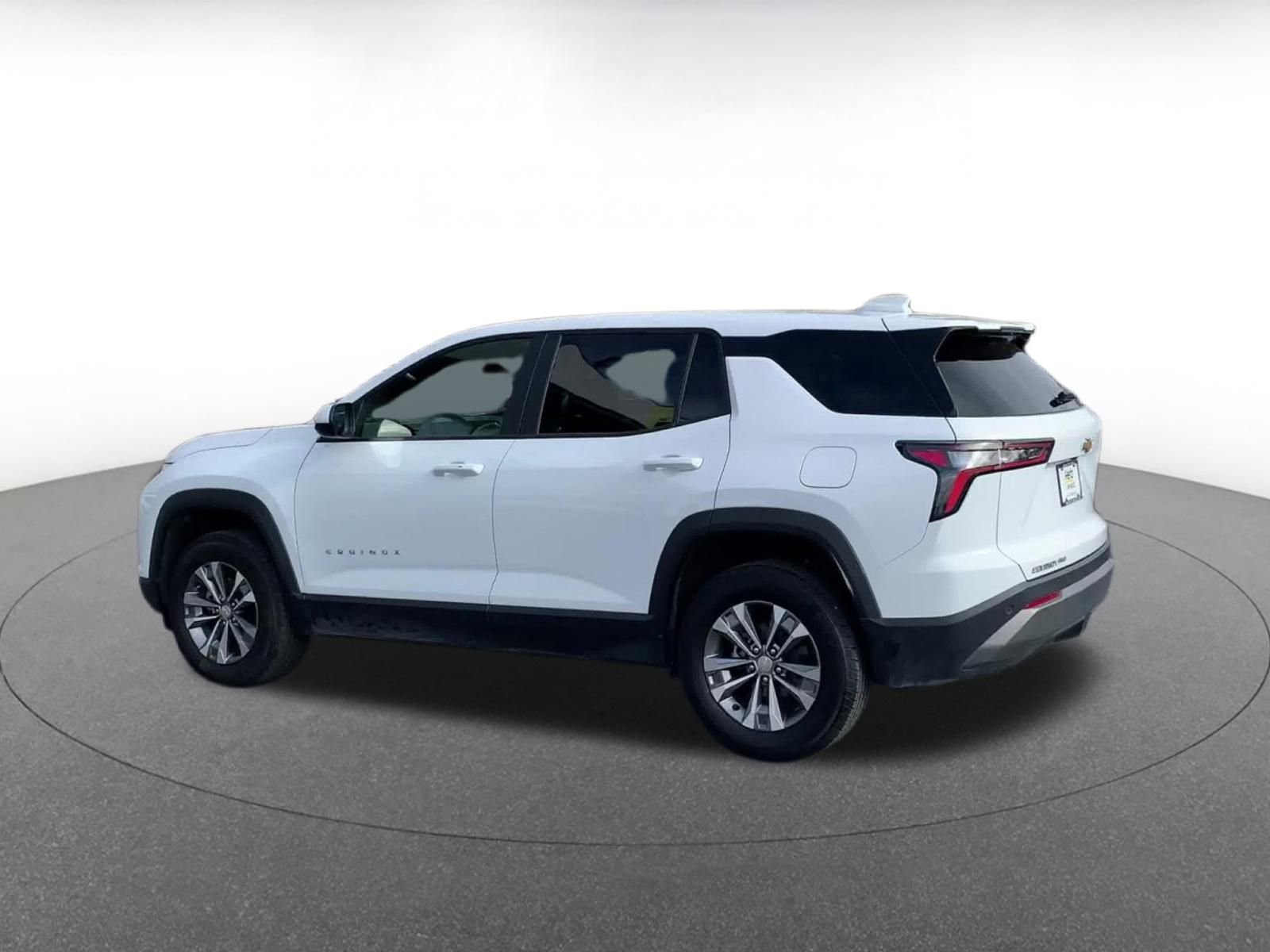 Used 2025 Chevrolet Equinox LT image 10