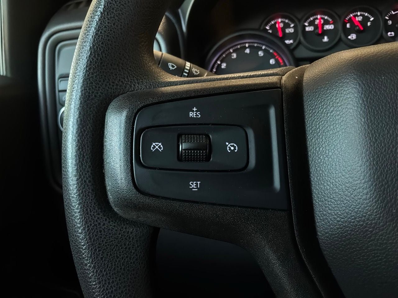 Used 2020 Chevrolet Silverado 1500 Custom w/ Custom Value Package RWD image 32