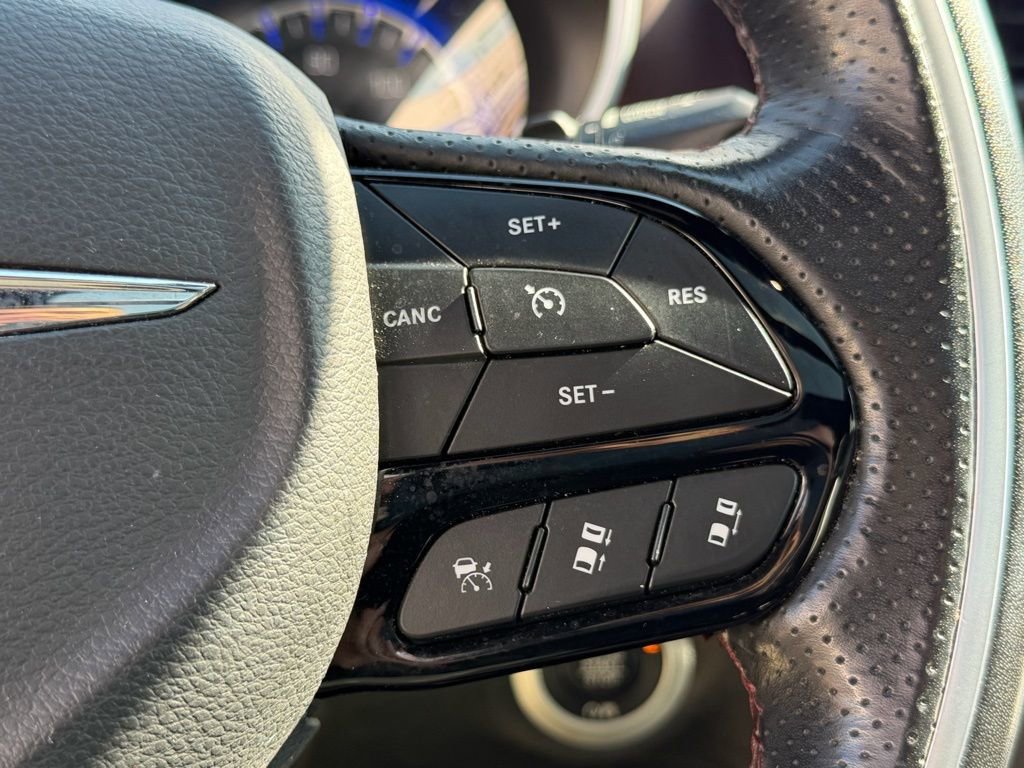 Used 2020 Chrysler Pacifica Limited image 23