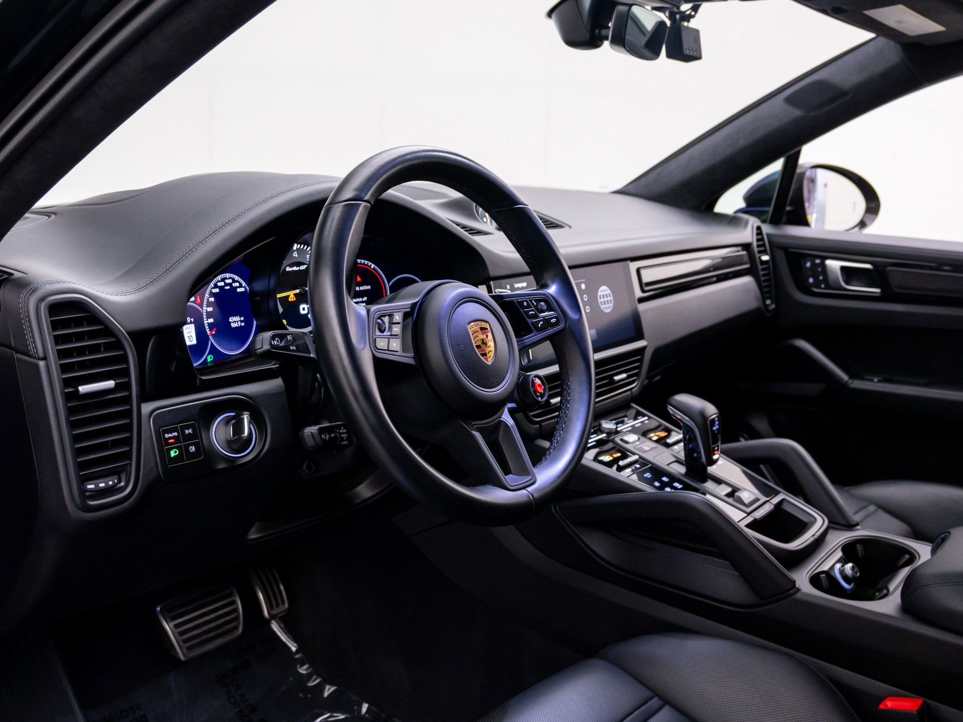 Certified 2022 Porsche Cayenne Turbo GT AWD/4WD image 4