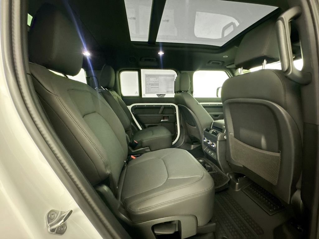 New 2026 Land Rover Defender 130 X-Dynamic SE AWD/4WD image 27