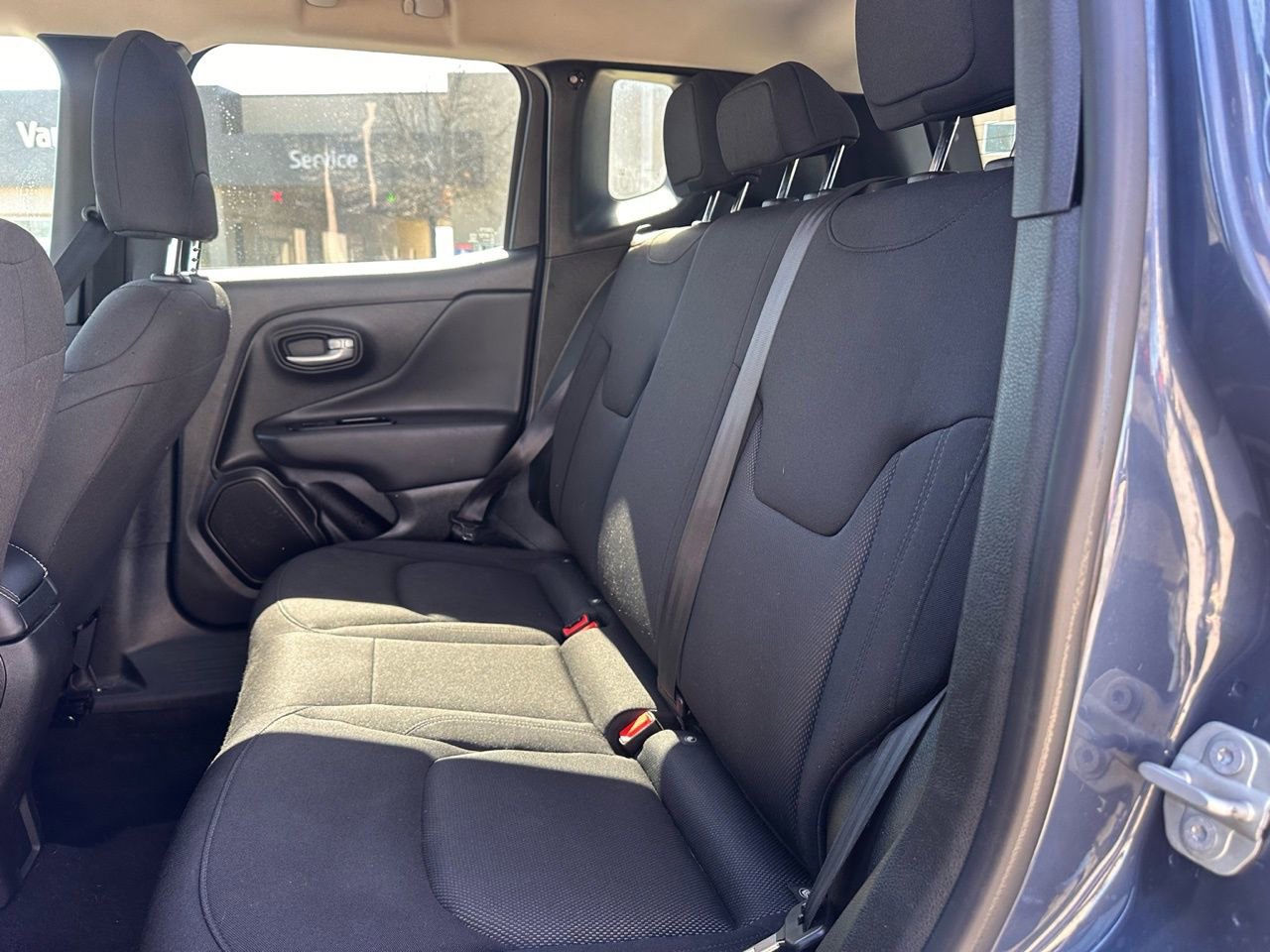 Used 2023 Jeep Renegade Latitude image 18