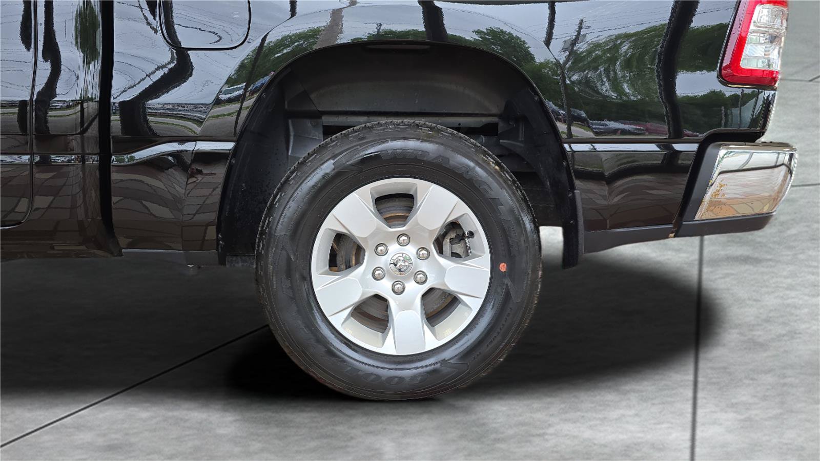 Used 2023 RAM 1500 Big Horn AWD/4WD image 28