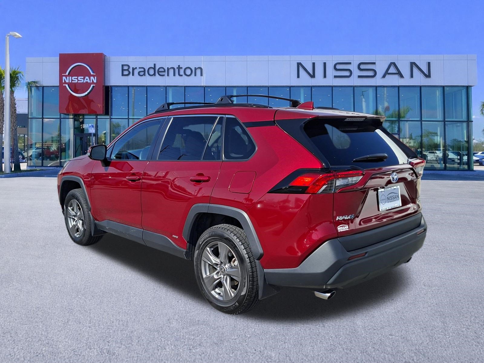 Used 2024 Toyota RAV4 XLE w/ Convenience Package AWD/4WD image 7