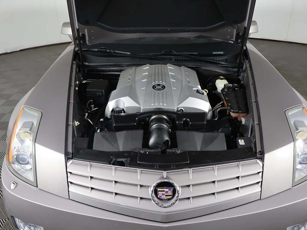 Used 2004 Cadillac XLR RWD image 18
