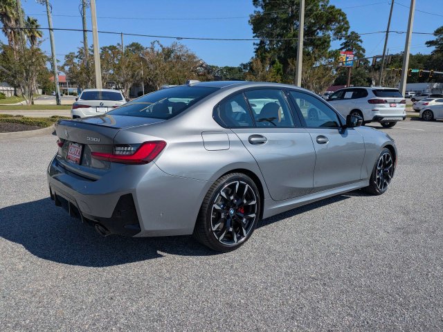 New 2026 BMW 330i Sedan w/ M Sport Package RWD image 5
