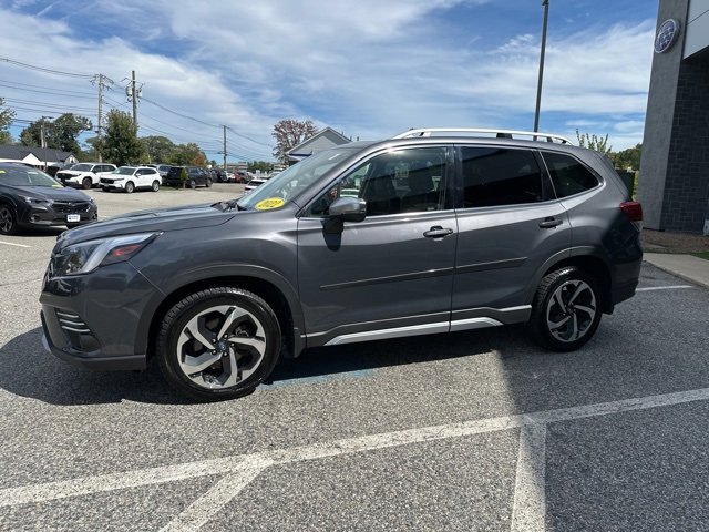 Used 2022 Subaru Forester Touring image 2