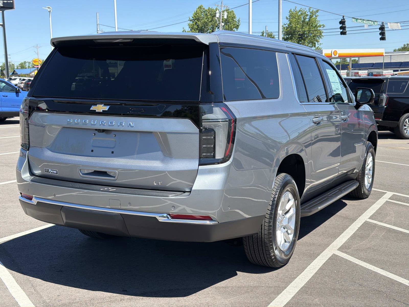 New 2026 Chevrolet Suburban LT w/ Comfort Package AWD/4WD image 7
