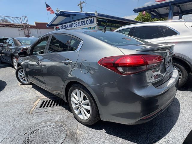 Used 2017 Kia Forte S w/ S Technology Package image 8