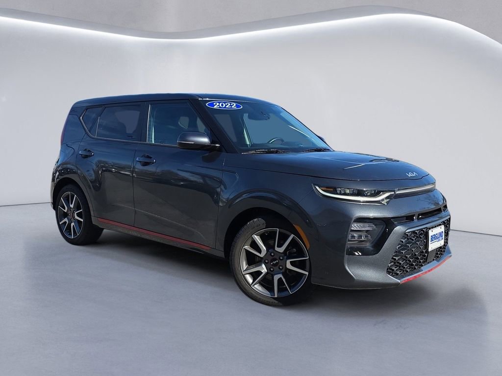 Used 2022 Kia Soul Turbo FWD image 2