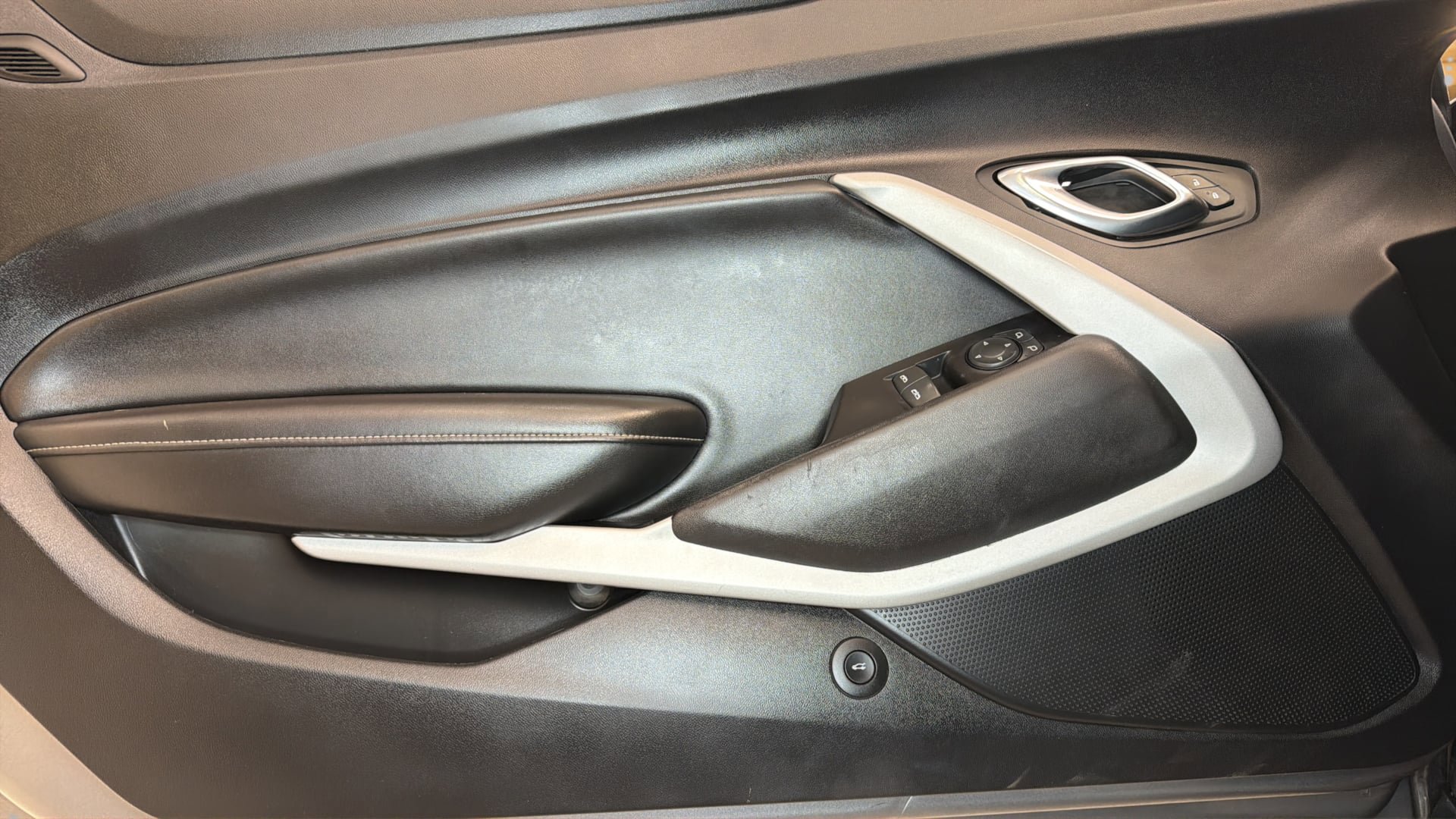 Used 2019 Chevrolet Camaro LS RWD image 21