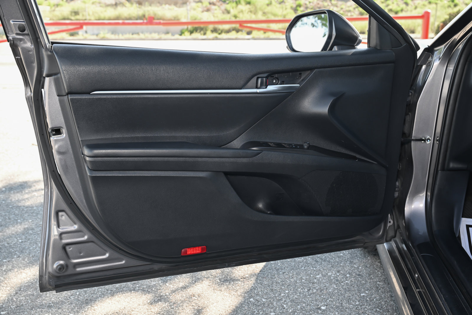 Used 2022 Toyota Camry LE w/ Carpet Mat Package (TMS) image 20