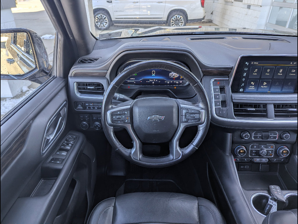 Used 2022 Chevrolet Suburban Z71 w/ Luxury Package AWD/4WD image 3