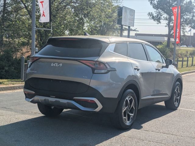 Used 2025 Kia Sportage LX image 3