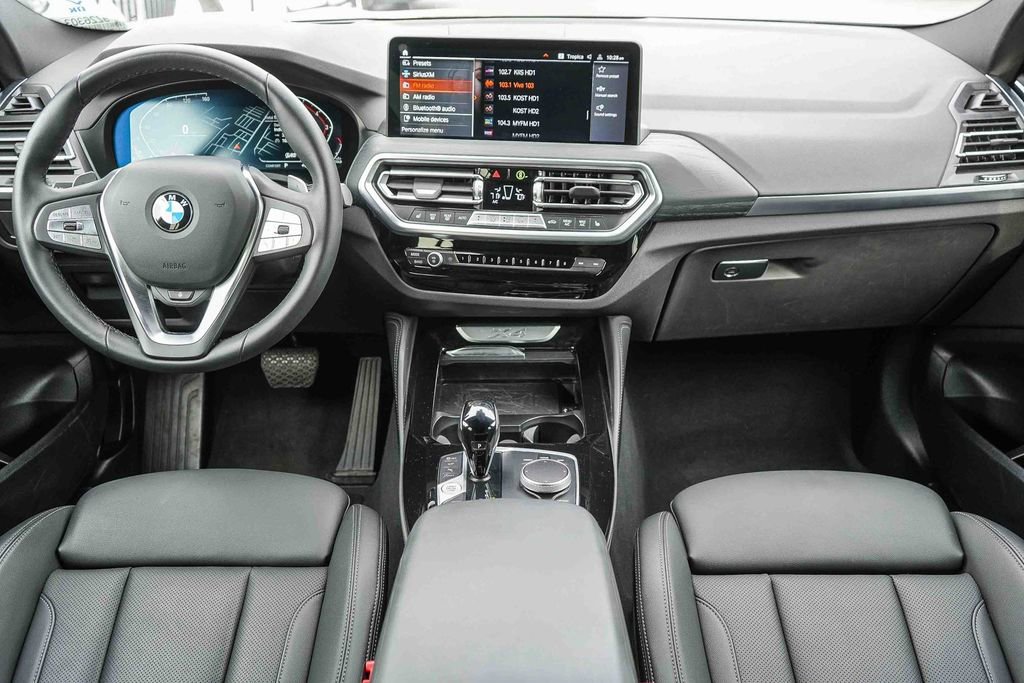 Used 2025 BMW X4 xDrive30i image 13