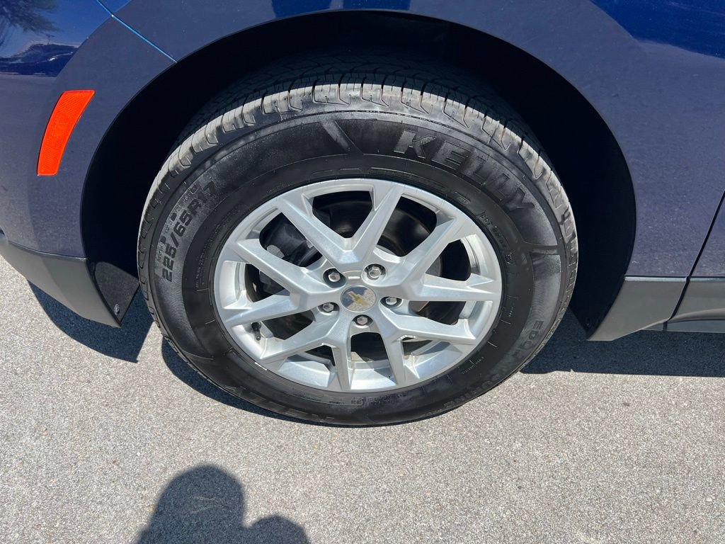 Used 2022 Chevrolet Equinox LT w/ LPO, Floor Liner Package AWD/4WD image 13