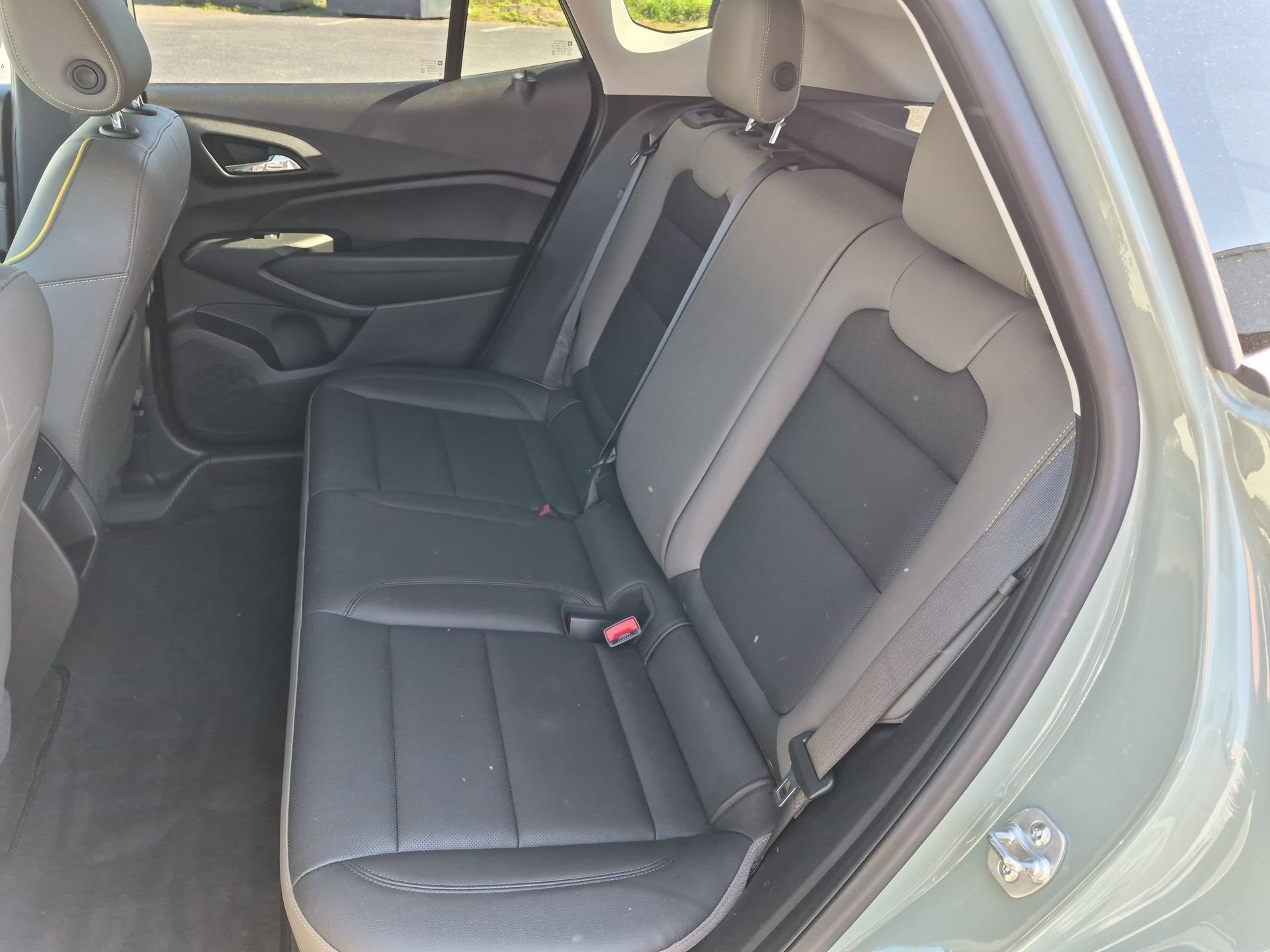 Used 2025 Chevrolet Trax ACTIV w/ Sunroof Package FWD image 21