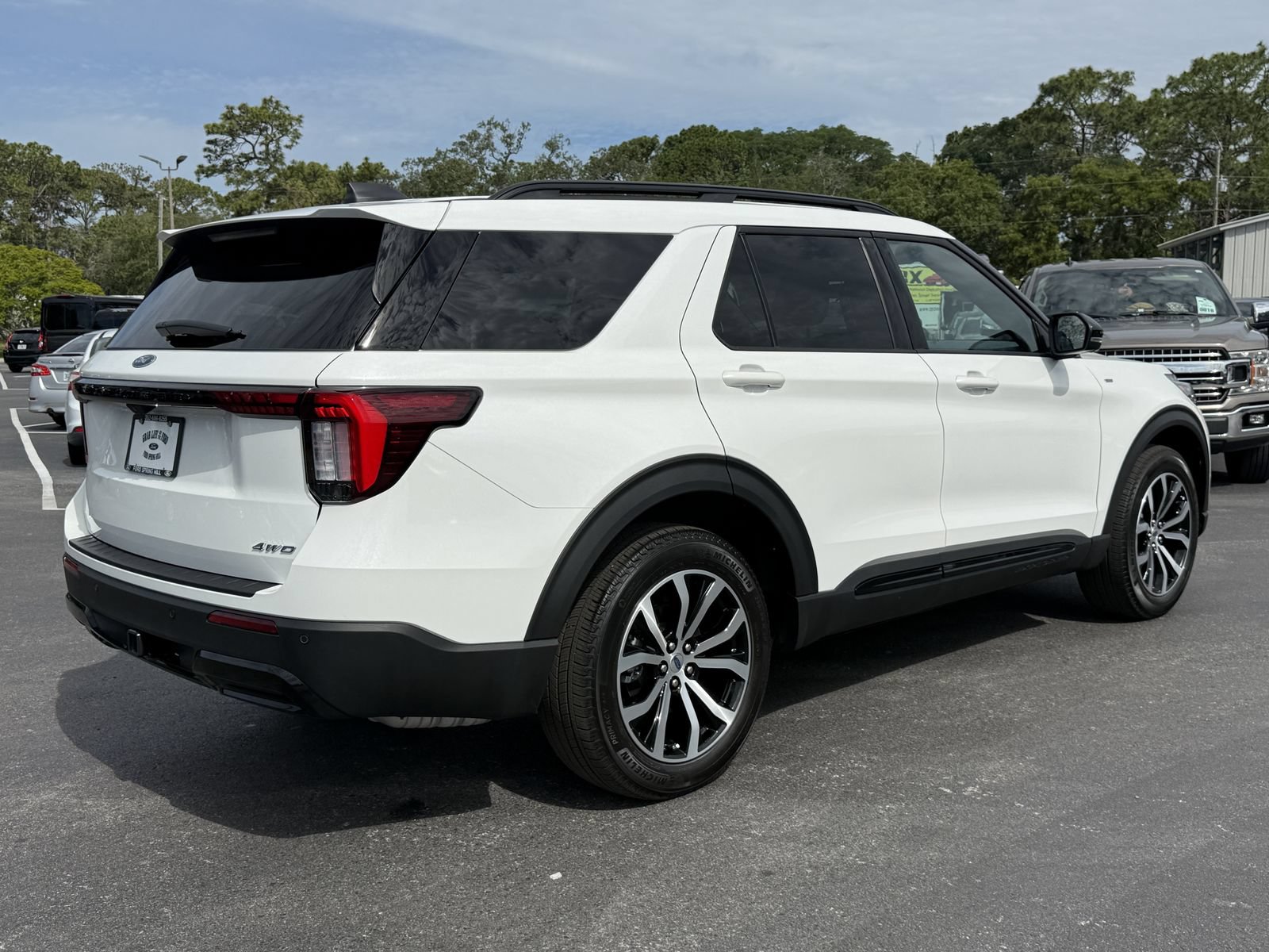 Certified 2025 Ford Explorer ST-Line AWD/4WD image 5